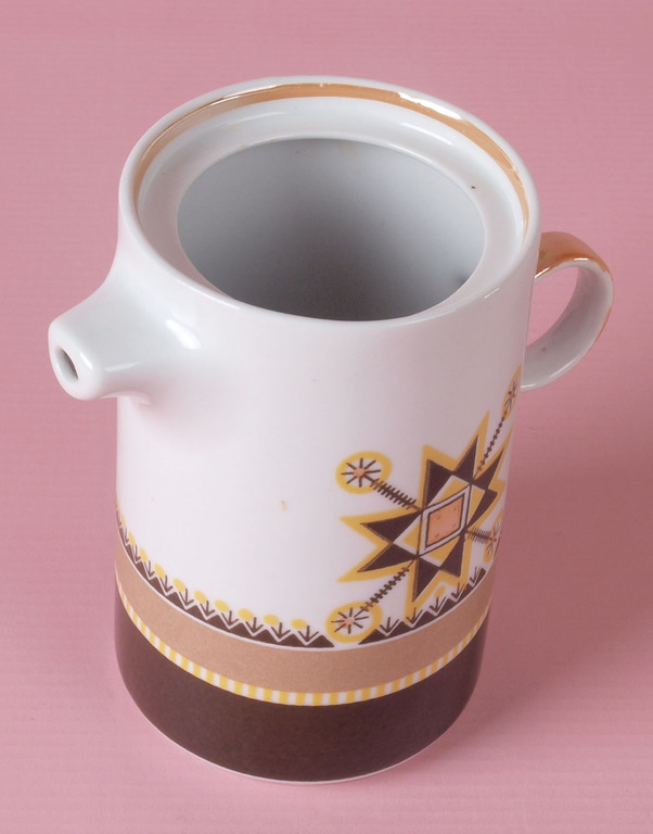 Porcelāna komplekts tējas dzeršanai