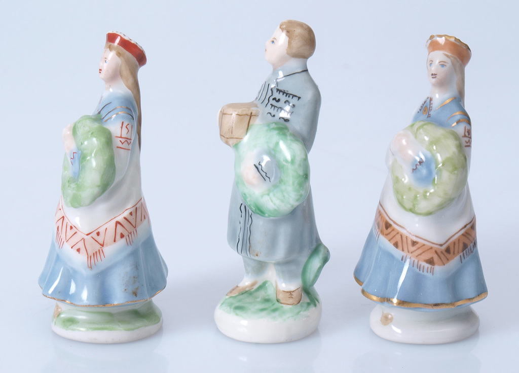 Set of three mini figurines 