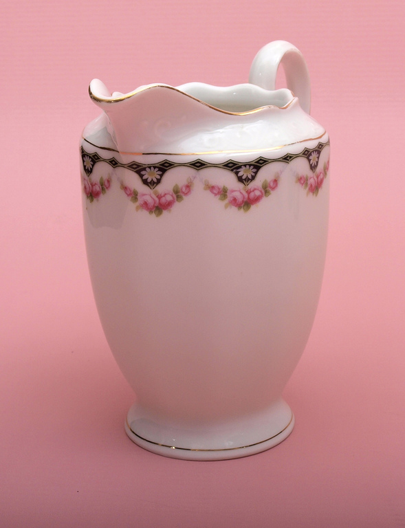 Porcelain cream utensil