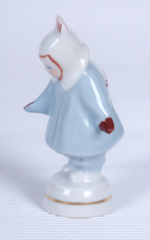 Porcelain figurine ''The girl in the dark red mittens''