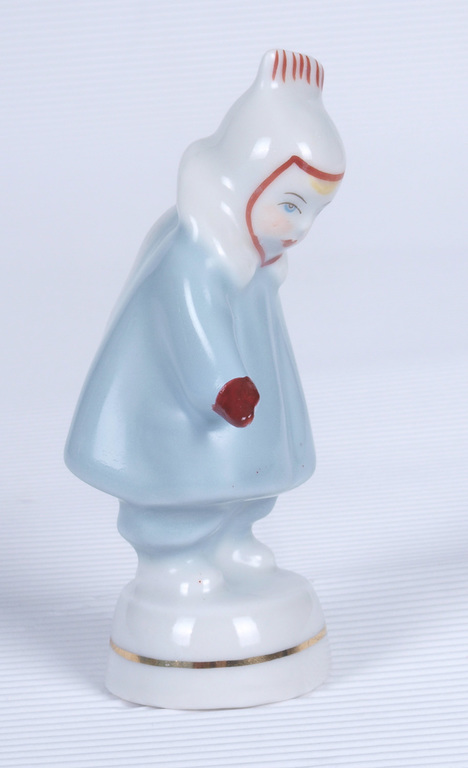 Porcelain figurine ''The girl in the dark red mittens''