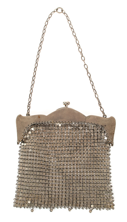 Серебряная сумка в стиле модерн