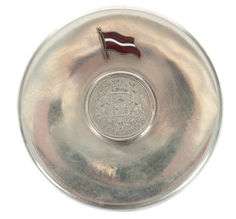 Silver box with a lid and Latvian crest