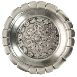 Серебряная тарелка