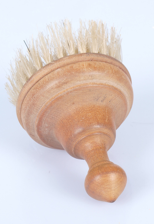 Brush for clothes cleaning