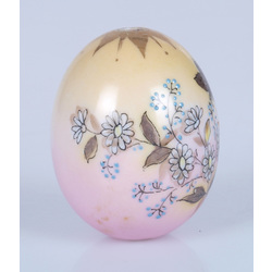Porcelain egg „Christ resurrected”