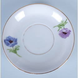 Porcelain saucer with poppies
