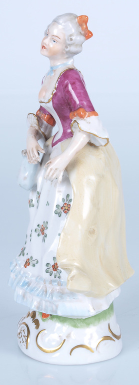 Porcelāna figūra „Meitene ar puķainu priekšautu”
