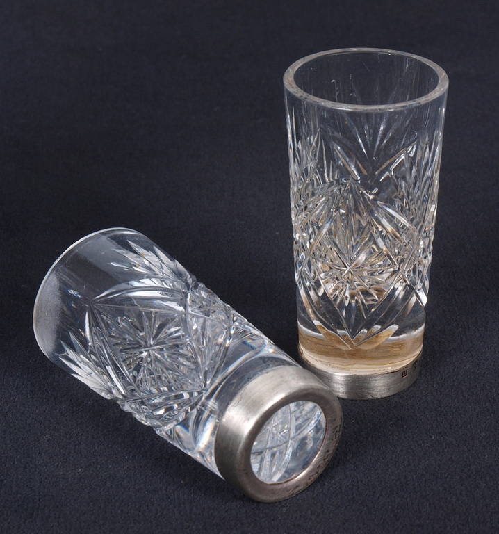 Crystal decanter with silver finishes and six glasses