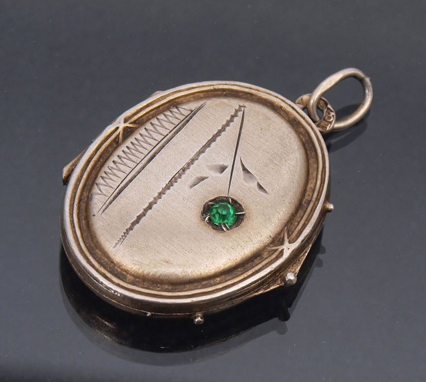 Silver pendant (opens)  