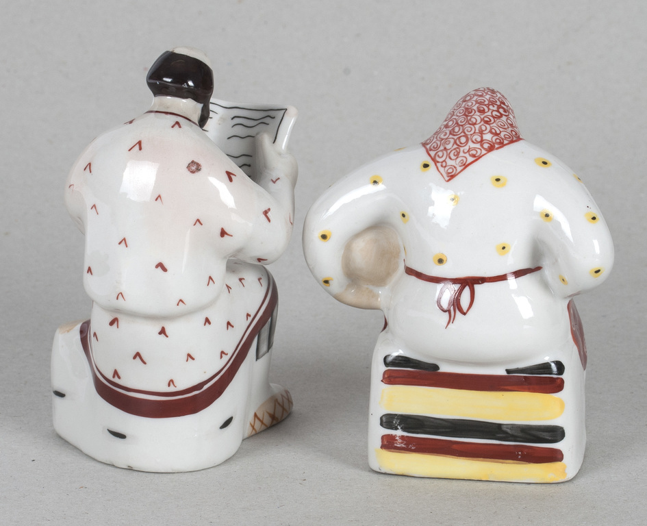 Pair of porcelain figures „Бронница”