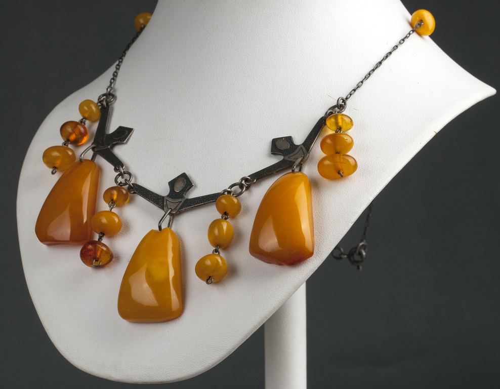 Amber necklace with silver 