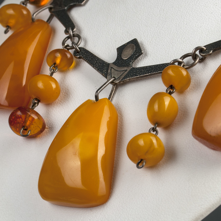 Amber necklace with silver 