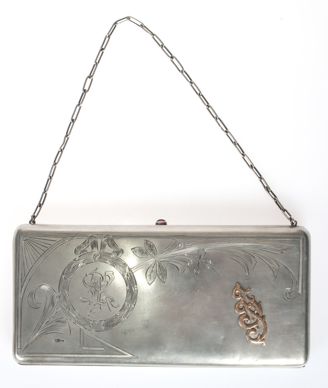 Серебряная сумочка