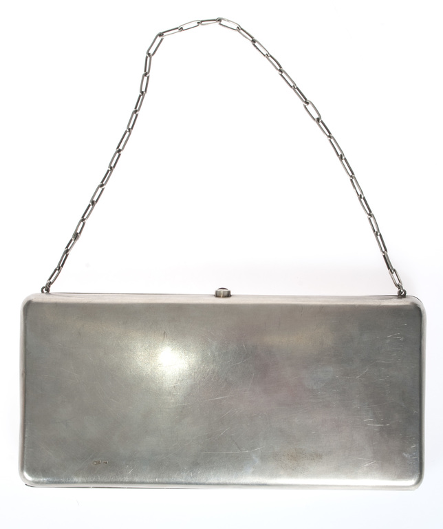 Серебряная сумочка