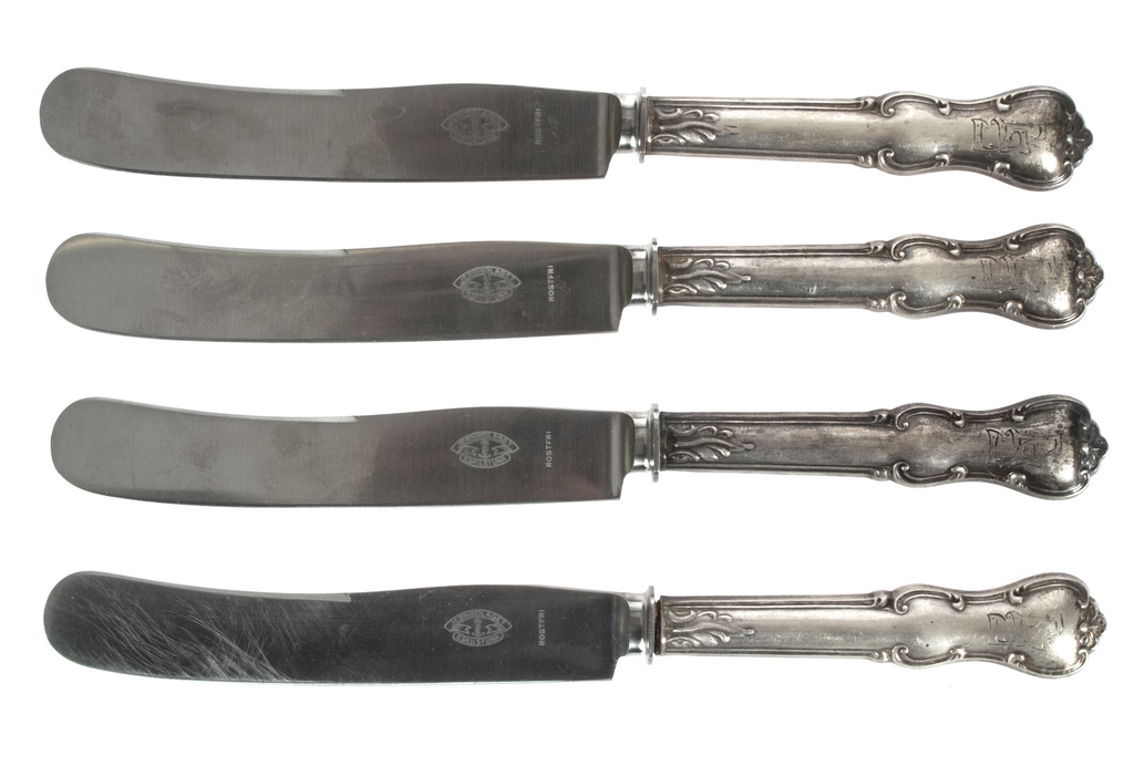 Silver knives (4 piec.)