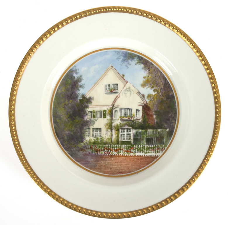 Porcelain decorative plate “Mansion”