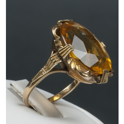 Gold ring with Citrine