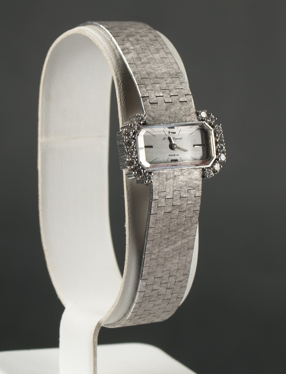 Женские часы с бриллиантами 