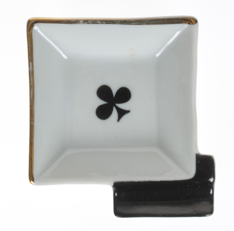 Porcelain ashtray 'Playing cards'