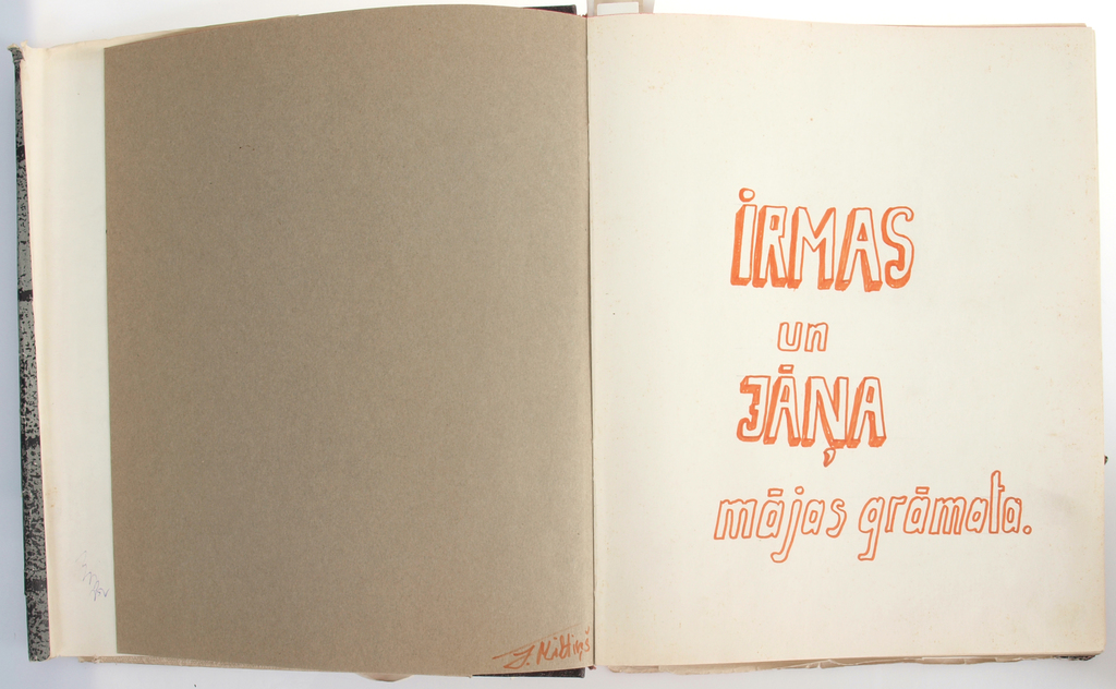 Piemiņas grāmata ar 25 latviešu mākslinieku oriģināldarbiem un ierakstiem