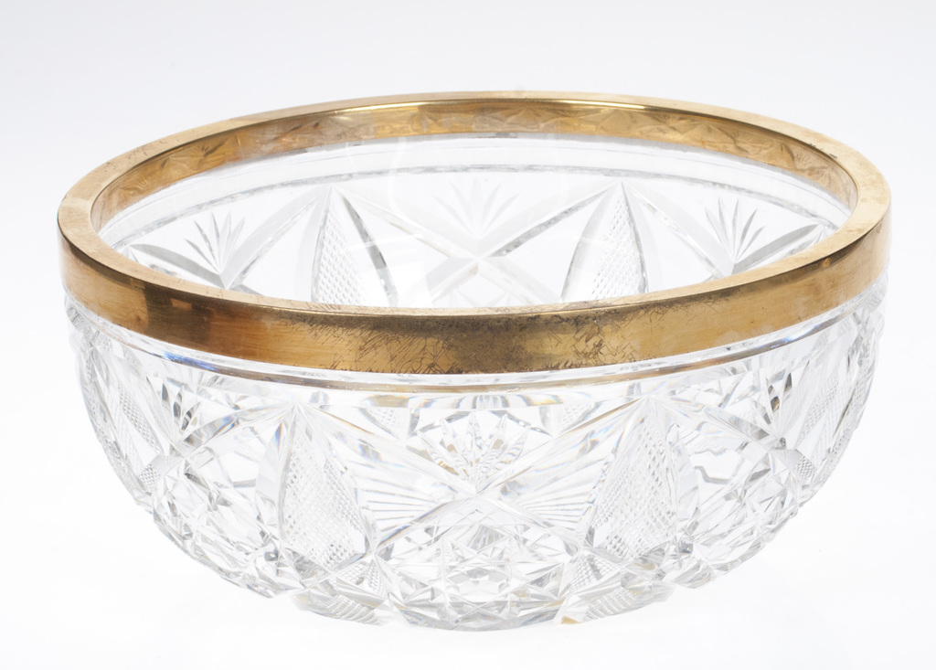 Crystal bowl with a gold-plated silver finish