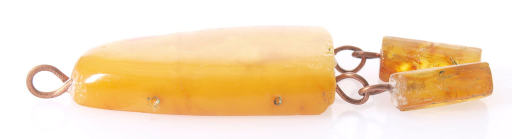 Antique 100% Natural Egg yolk Butterscotch Baltic amber pendant, 6.94 g
