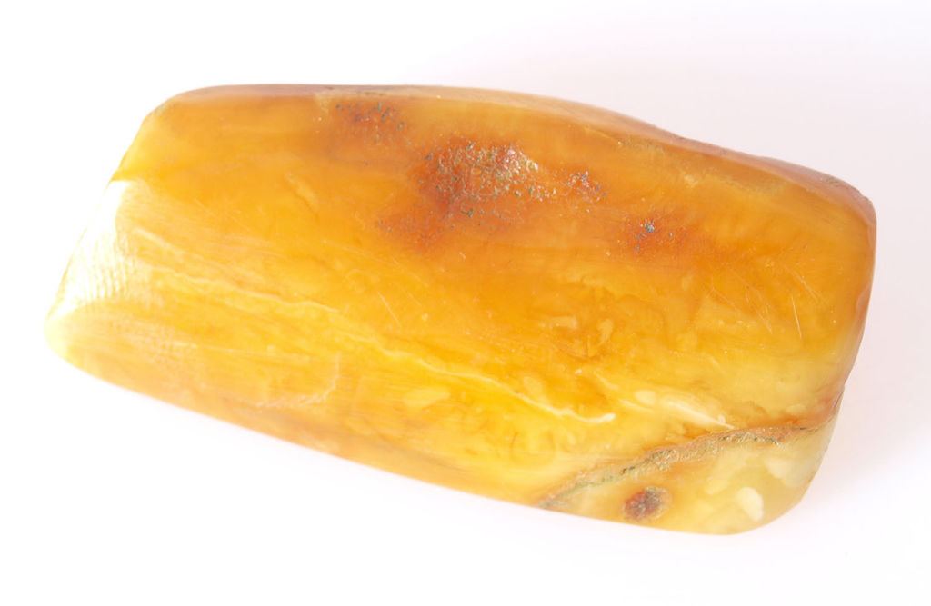 Natural Baltic amber brooch, 8.82 g