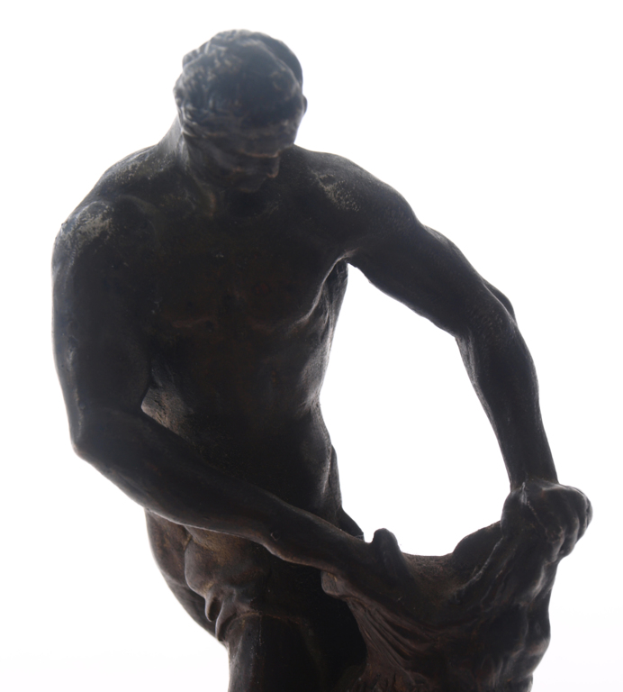 Bronzas figūriņa „Herkuless cīnoties ar Nēmejas lauvu”