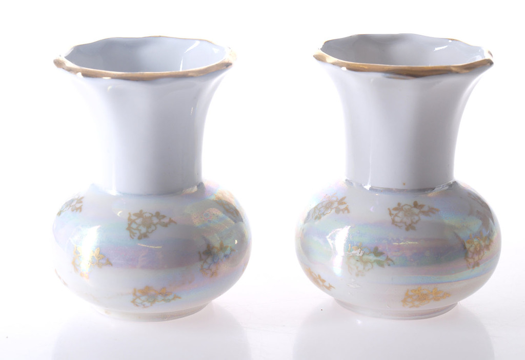 Porcelain vases, pair
