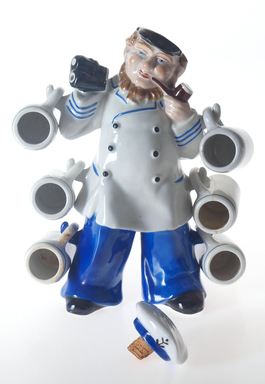 Porcelain decanter with six cups 