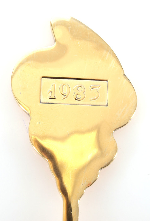 Apzeltīta lielā sudraba karote ar 1 krāsas emalju ”Gliemezis”