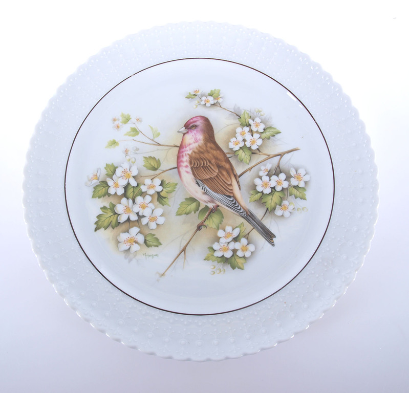 Porcelain wall plate “Common Linnet”