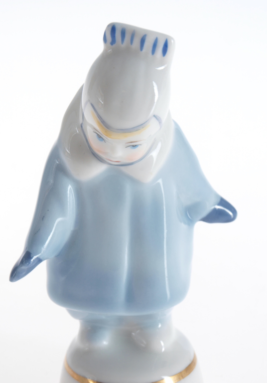 Porcelāna figūriņa „Meitene ar zilajiem cimdiem”