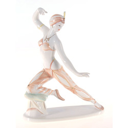 Porcelāna figūra “Austrumu dejotāja”