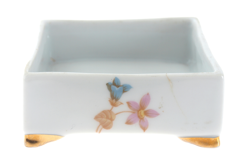 Porcelain utensil “Flower motive”
