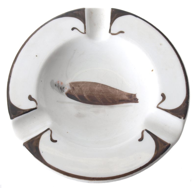 Porcelain ashtray “Cigar”