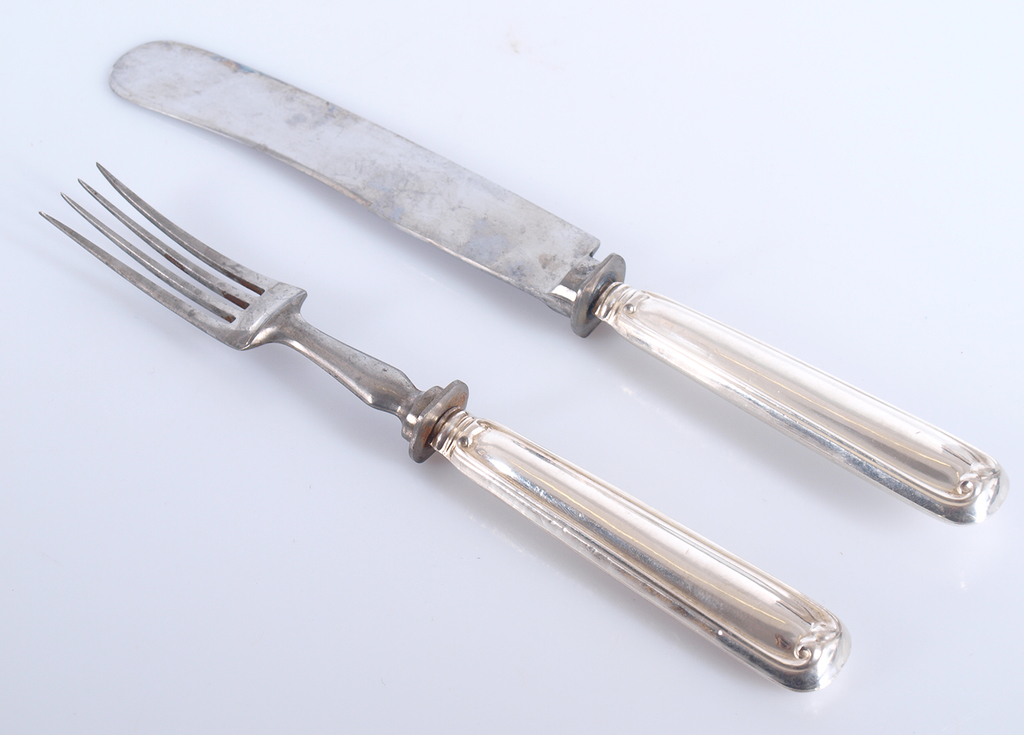 Silver fork and knive