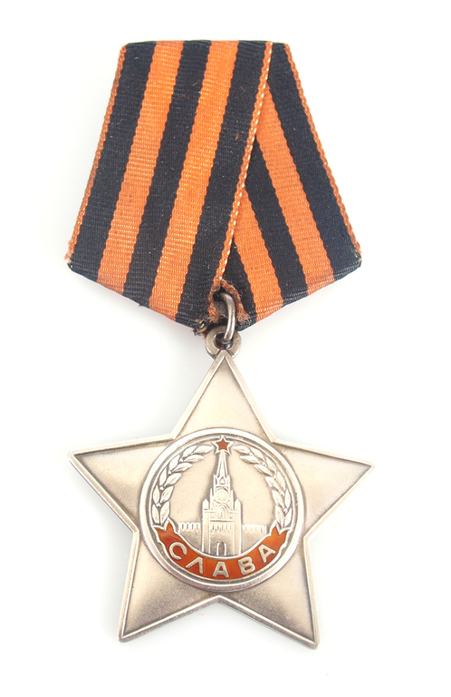 Order of the fame in the original box, with certificate