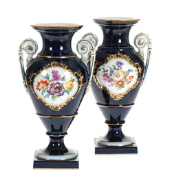 Porcelain vases (pair)