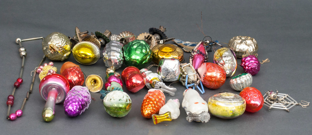 Christmas tree ornaments(30 piec.) and Christmas tree candlesticks(5 piec.)