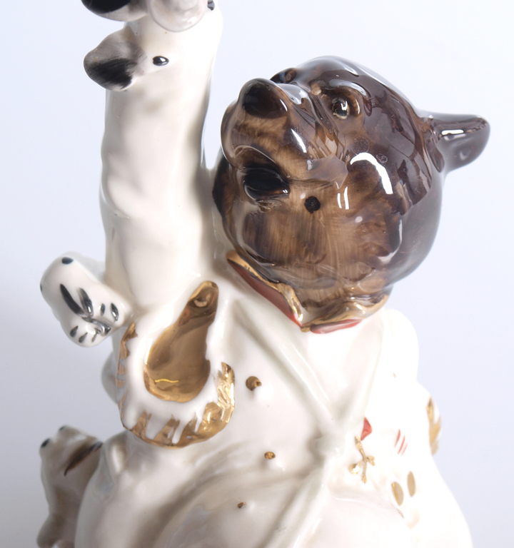 Porcelāna figūra „Lācis un vārna”