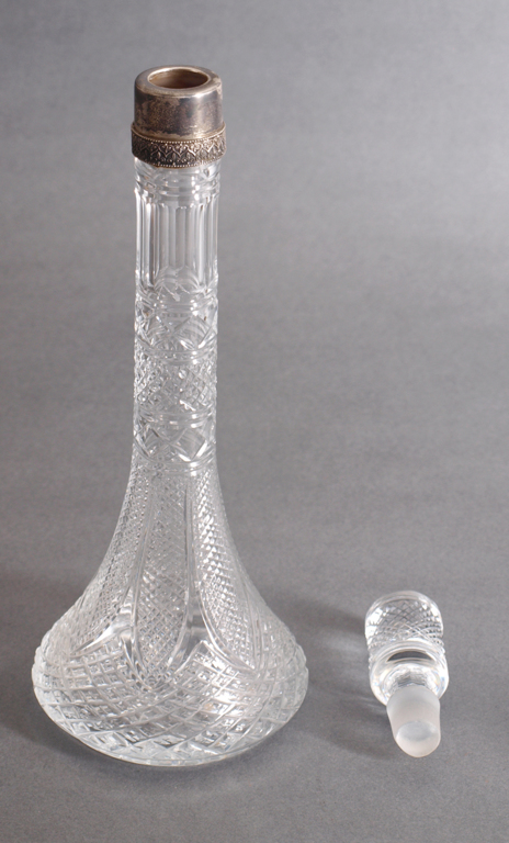 Серебряные стаканчики(6 шт.) и хрустальный графин с серебряной отделкой
