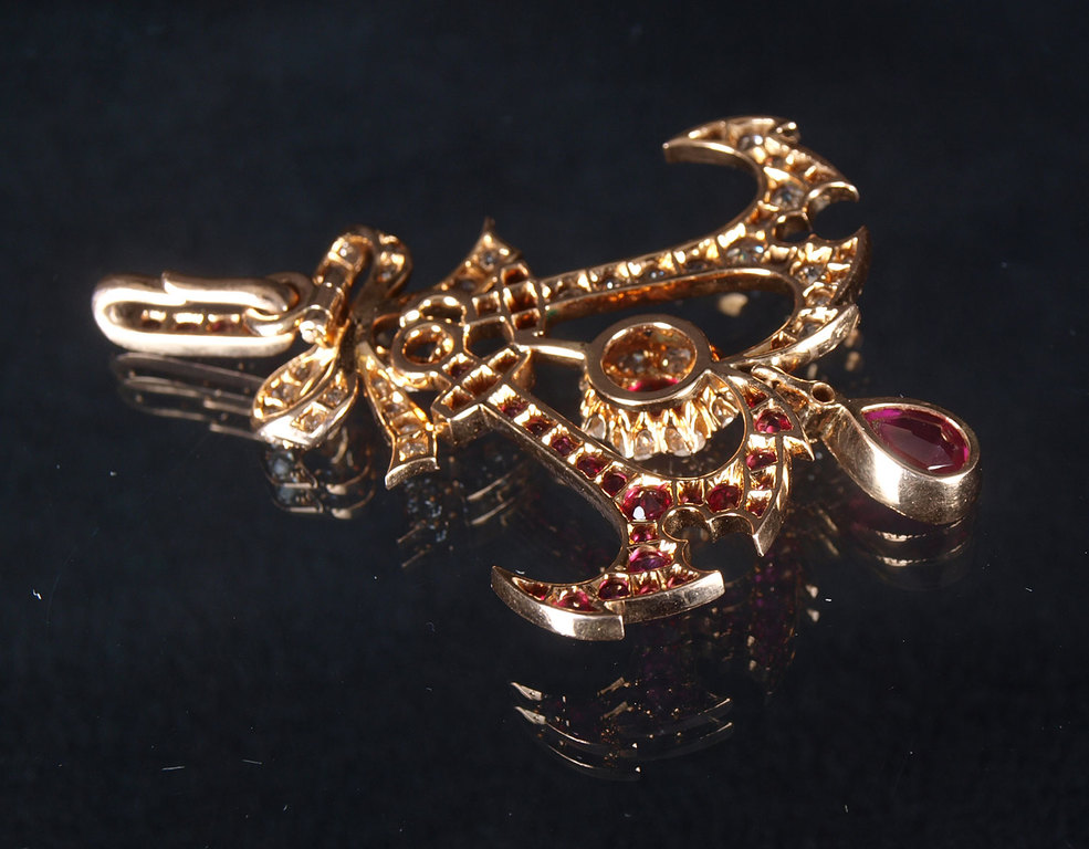 Gold pendant with diamonds, rubies