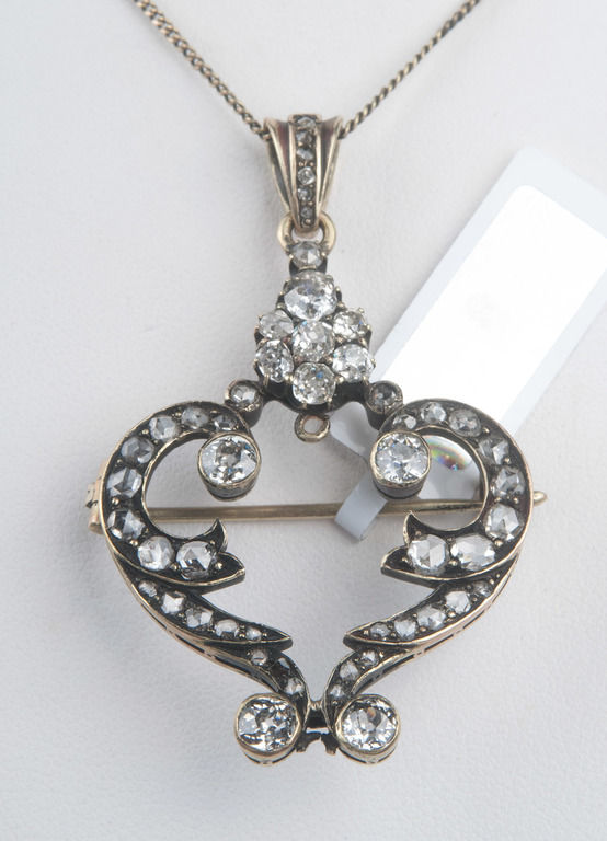 Chain and pendant-brooch with diamonds