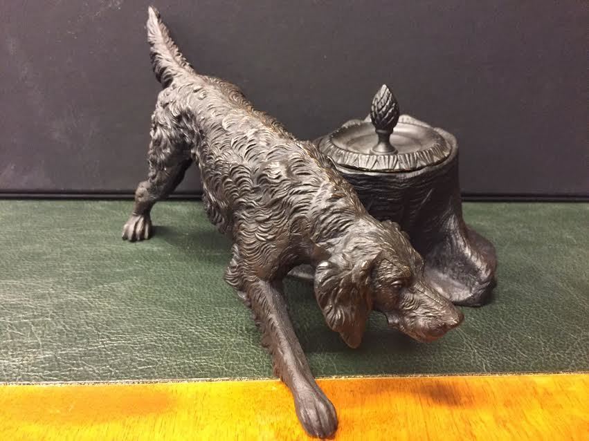 Bronze ashtray „Dog”