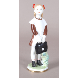 Porcelain figure „Schoolgirl”