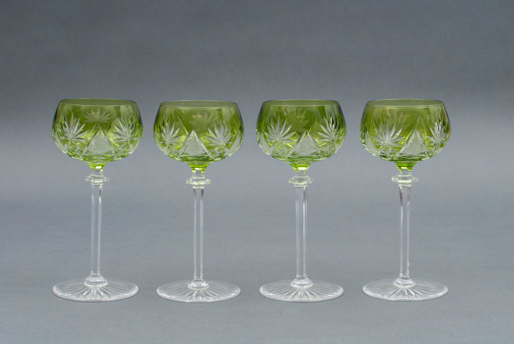 Kristāla šampanieša glāzes zaļā krāsā (4 gab.)