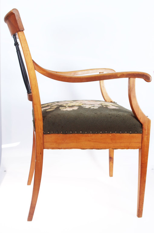 Ķirškoka bīdermeijera stila atpūtas krēsls