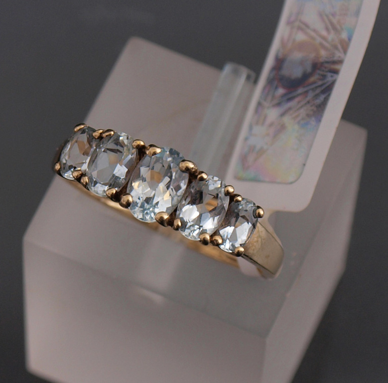 Gold ring with aquamarine's